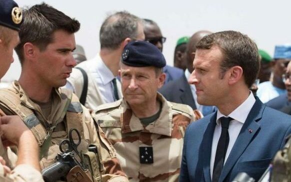 E.Macron au Mali rencontre les militaires de Barkhane e1632493558569 Analyses Défense | Aviation de chasse | Aviation de Patrouille Maritime