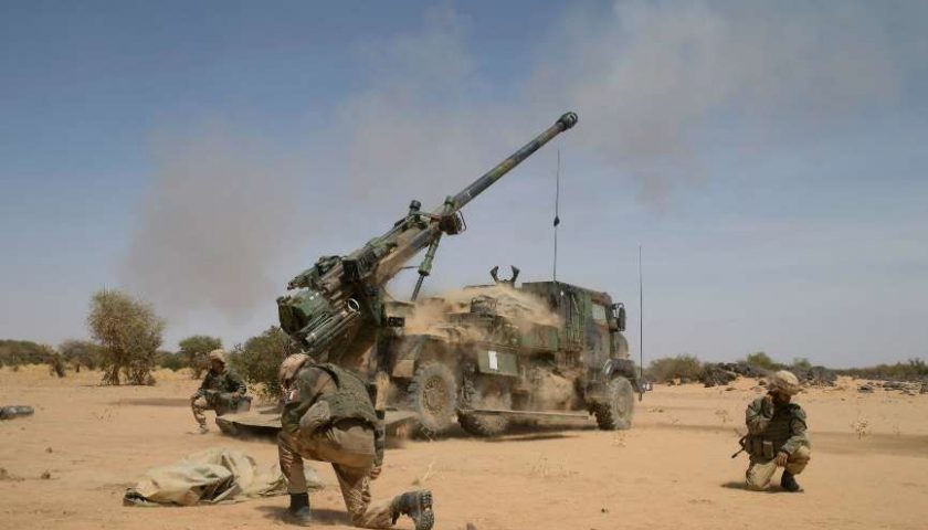 Canon Automoteur CAESAR francais en Irak Actualités Défense | Artillerie | Construction de véhicules blindés