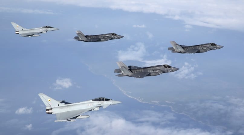 F35B and Typhoon prefiguring Royal Air France for the next 30 years Defense Analysis | Fighter aircraft | Military aircraft construction 