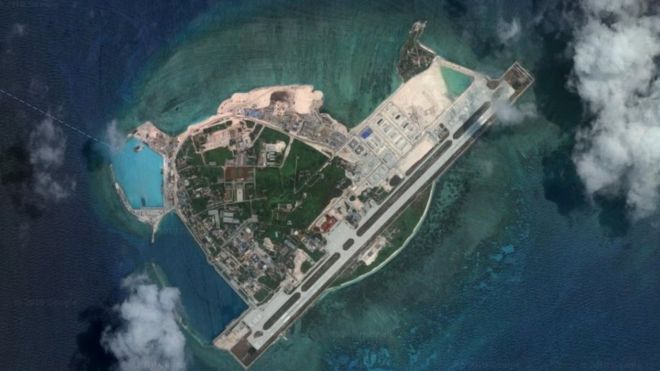 Une des bases artificielles chinoises dans les iles Paracels en Mer de Chine Analyses Défense | Chaine de sous-traitance industrielle défense | Déploiement de forces - Réassurance