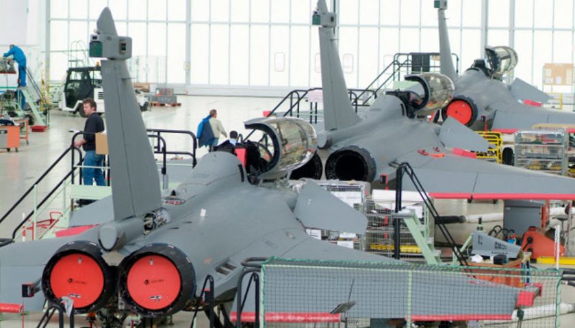 Atelier Rafale 1 Actualités Défense | Aviation de chasse | Budgets des armées et effort de Défense