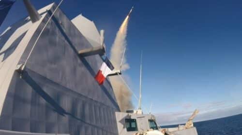 Tir dun missile Aster 15 a partir de la FREMM Bretagne de la Marine Nationale e1618842231620 Flash Défense | Allemagne | Chars de combat MBT