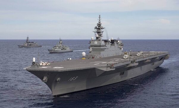 LHD japonais de la classe Izumo qui emportera des F35B dans le futur Analyses Défense | Budgets des armées et effort de Défense | Constructions Navales militaires