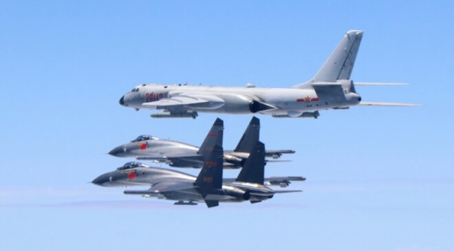 Su35 et H6 chinois Actualités Défense | Aviation de chasse | Bombardiers Stratégiques