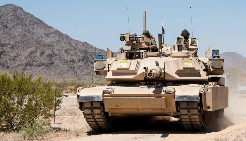 le M1A2C Abrams est l'un des chars lourds modernes les plus imposants du moment avec le challenger 3