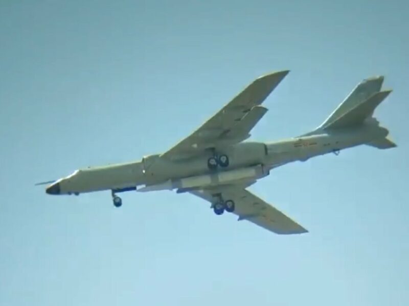 Une version aérolarguée du YJ-21, le CJ-21, a été observé à bord d'un bombardier H-6N
