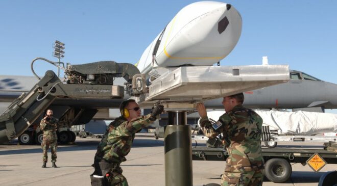 CHAMP Project Analyses Défense | Armes à Impulsion Électromagnétique EMP | Aviation de chasse