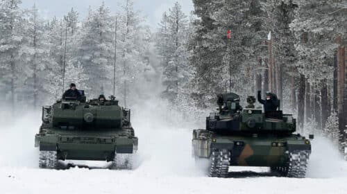 Leo 2A7 y K2 Black Panther Ejército noruego e1675432353612