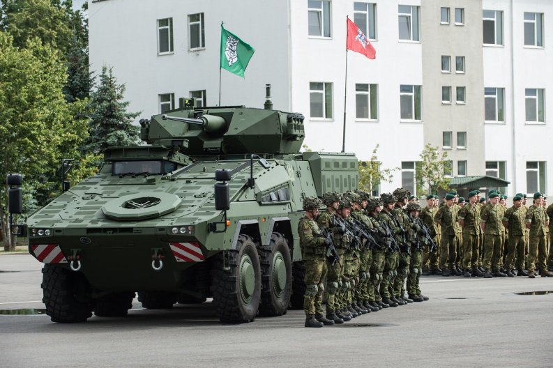 Pays baltes forces armées