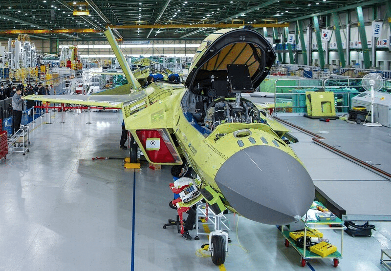 خط تجميع النموذج الأولي KAI KF-21 Boramae
