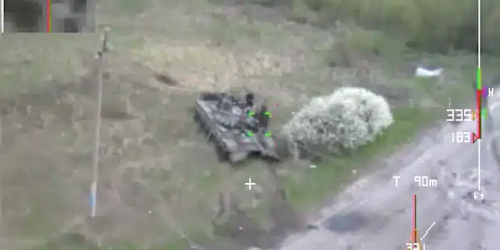 Attaque drone char russe